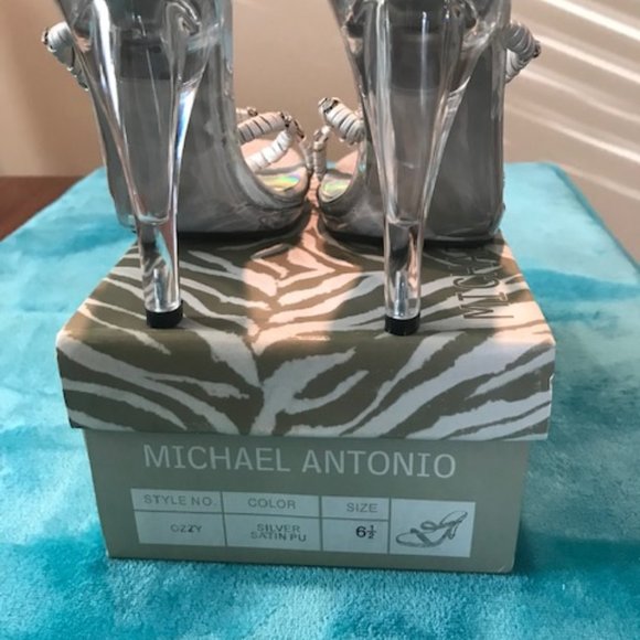 Michael Antonio Silver Satin Heels Size 6-1/2 *NEW 🎀 - Picture 4 of 7